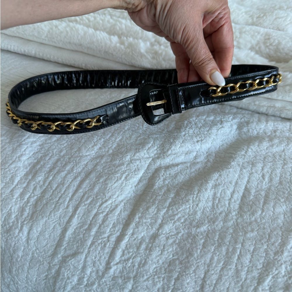 Vintage Chanel black patent enamel belt bag - Picture 8 of 17